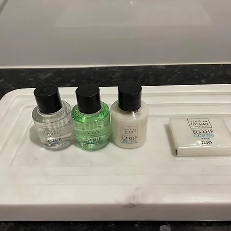 The Beachcomber, One Min From Harbour And Beach Apartamento