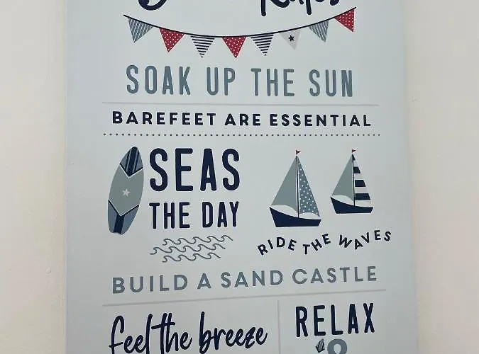 The Beachcomber, One Min From Harbour And Beach Scarborough