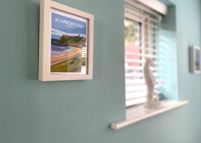 The Beachcomber, One Min From Harbour And Beach