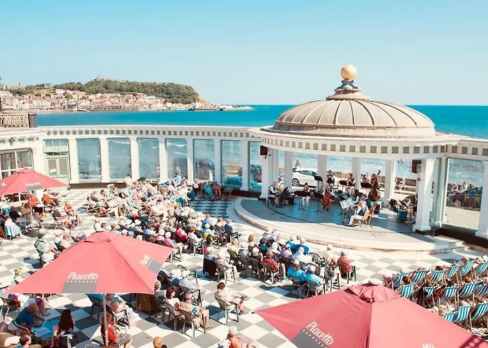 The Beachcomber, One Min From Harbour And Beach *