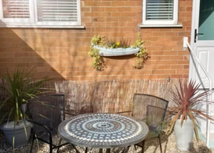 The Beachcomber, One Min From Harbour And Beach Scarborough