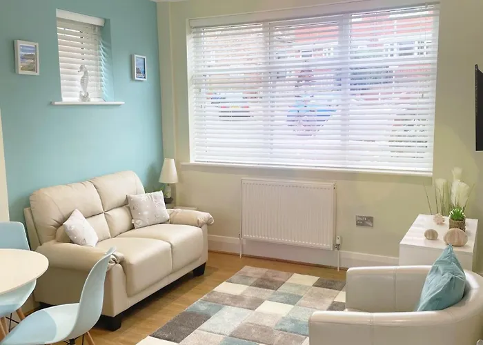 The Beachcomber, One Min From Harbour And Beach * Scarborough