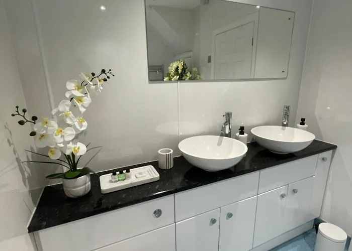 The Beachcomber, One Min From Harbour And Beach Scarborough