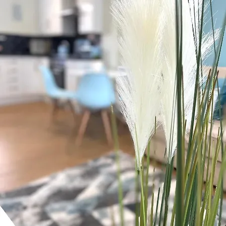 The Beachcomber, One Min From Harbour And Beach Scarborough