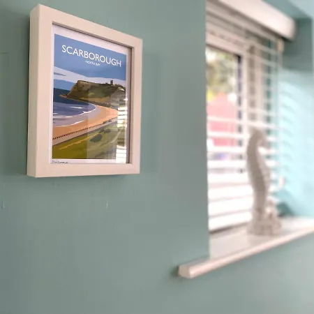 The Beachcomber, One Min From Harbour And Beach