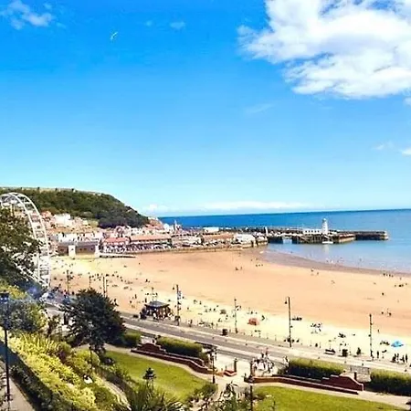 Apartment The Beachcomber, One Min From Harbour And Beach *