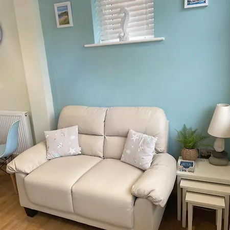 Apartment The Beachcomber, One Min From Harbour And Beach *