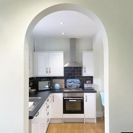 Apartment The Beachcomber, One Min From Harbour And Beach *